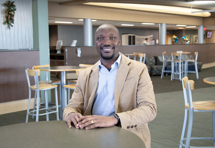 Image: Man from West Africa Learns English, Graduates with IT Degree in Four Years